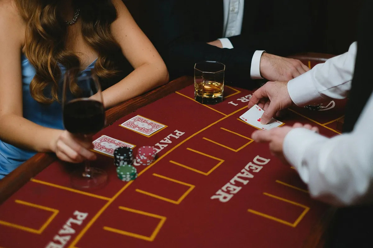 Funzione di streaming live del casinò online per seguire le partite degli altri giocatori